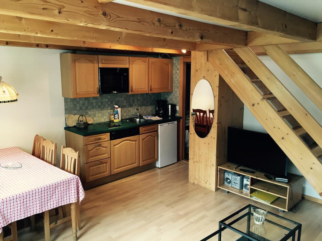 Alpen Chalet Kandersteg Habitación foto