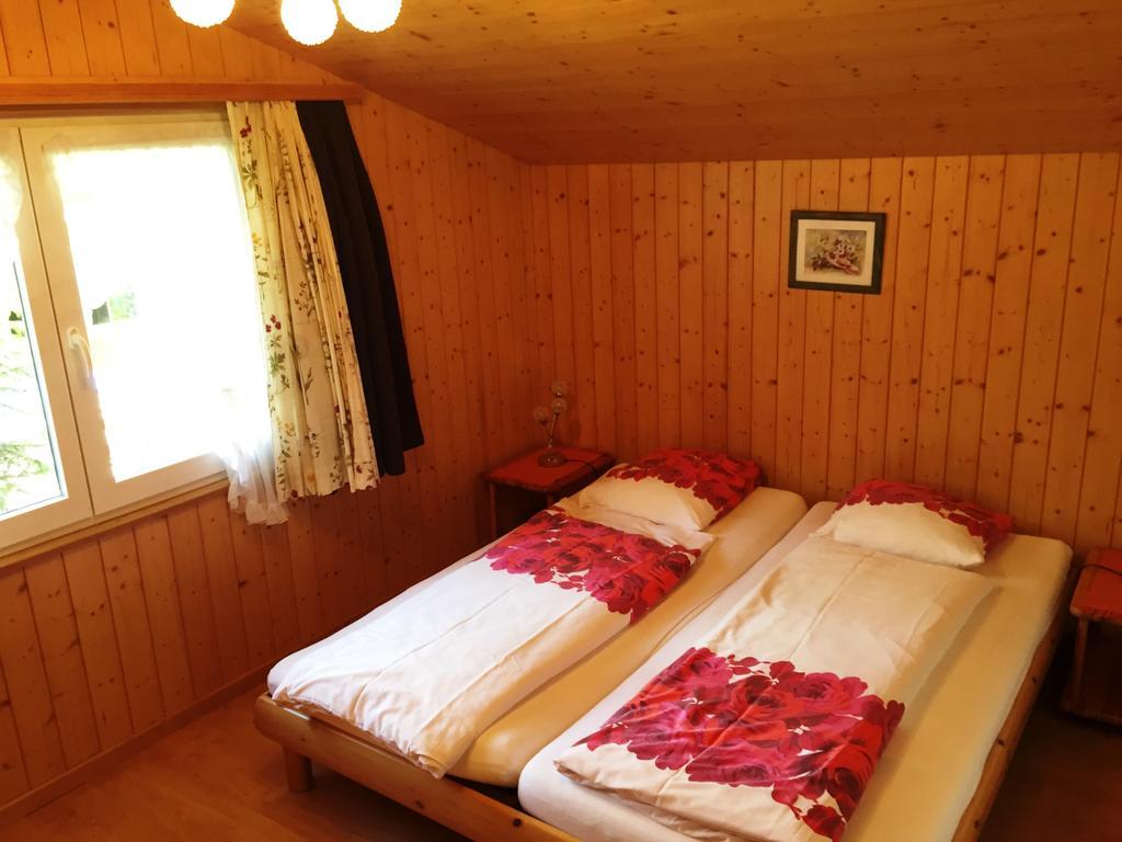 Alpen Chalet Kandersteg Habitación foto