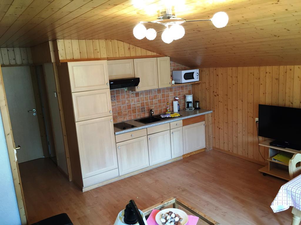 Alpen Chalet Kandersteg Habitación foto